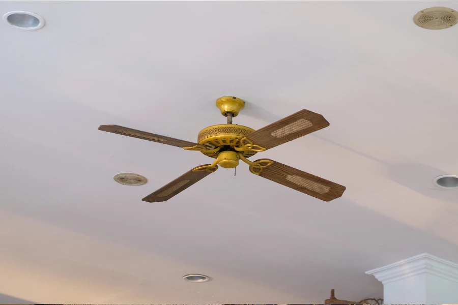 Quạt Trần Cánh Dài Dành Cho Không Gian Rộng 2 Nhung Dac Diem Chinh Can Xem Xet Quat Tran Canh Dai